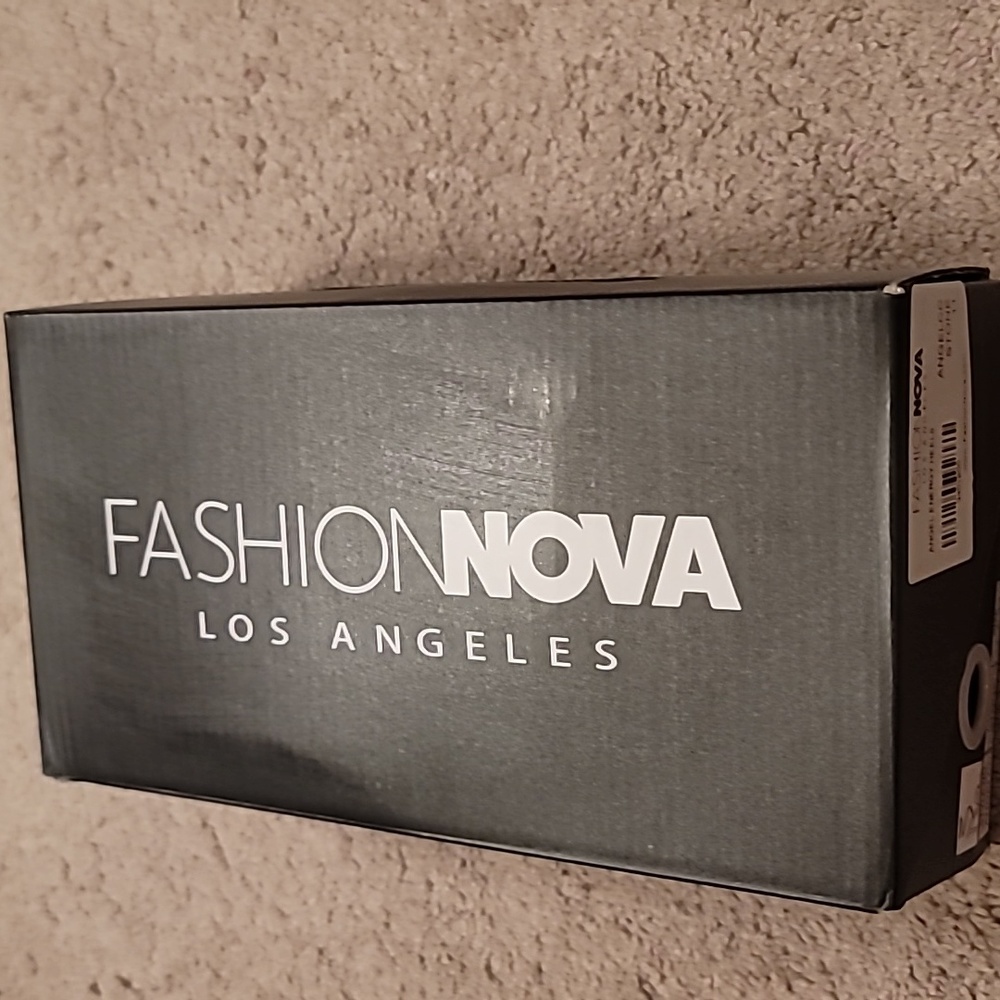 HP 🥳 NIB ankle strap mules 💛 - Picture 7 of 14